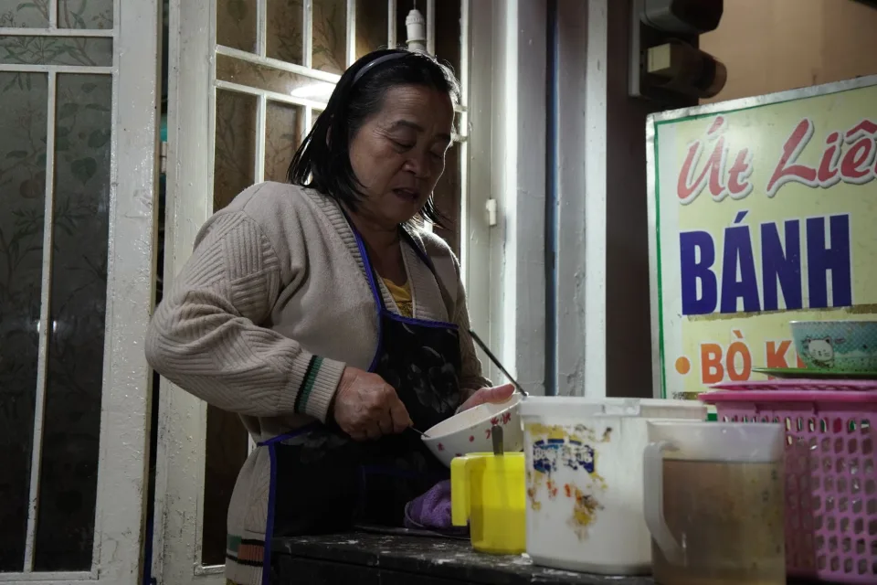 Bàn ăn tại Bếp Mẹ Chôm Chôm